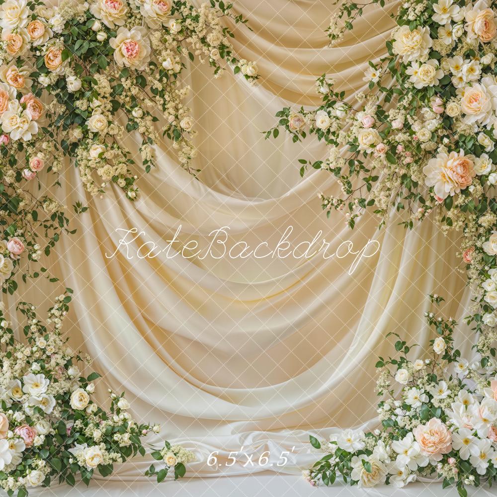 Kate Hochzeit Blumenarrangement Creme Hintergrund Entworfen von Emetselch