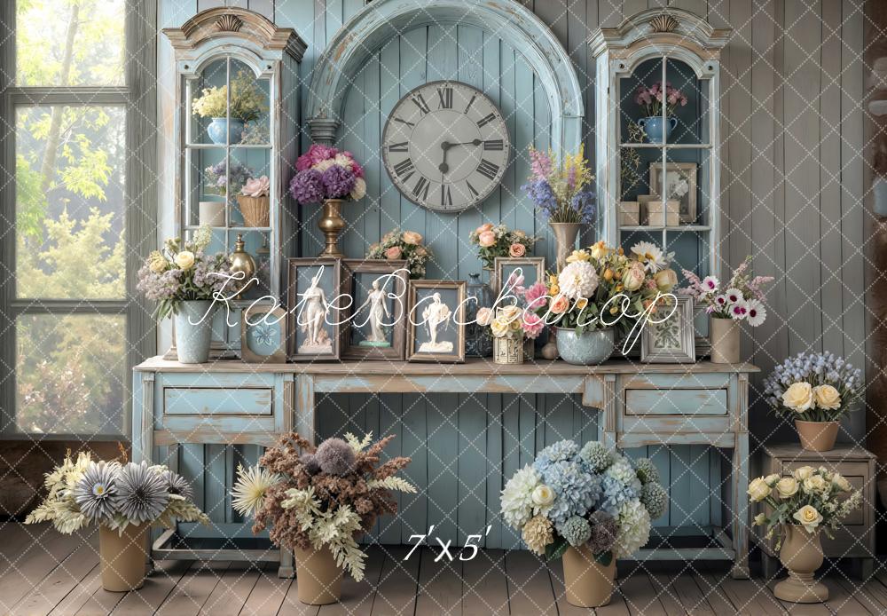 Kate Vintage Blumen Uhr Blau Hintergrund Entworfen von Mini MakeBelieve