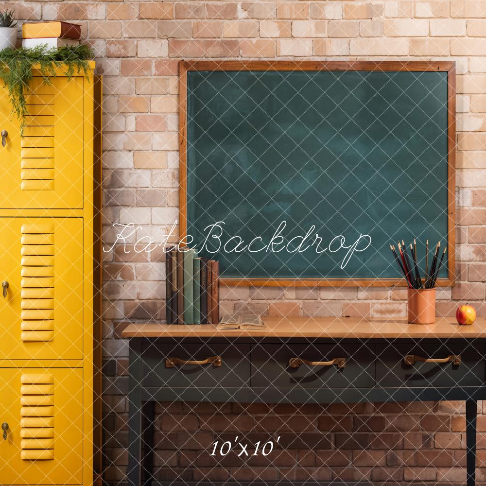Kate Zurück Zur Schule Spind Tafel Vintage Hintergrund Entworfen von Emetselch