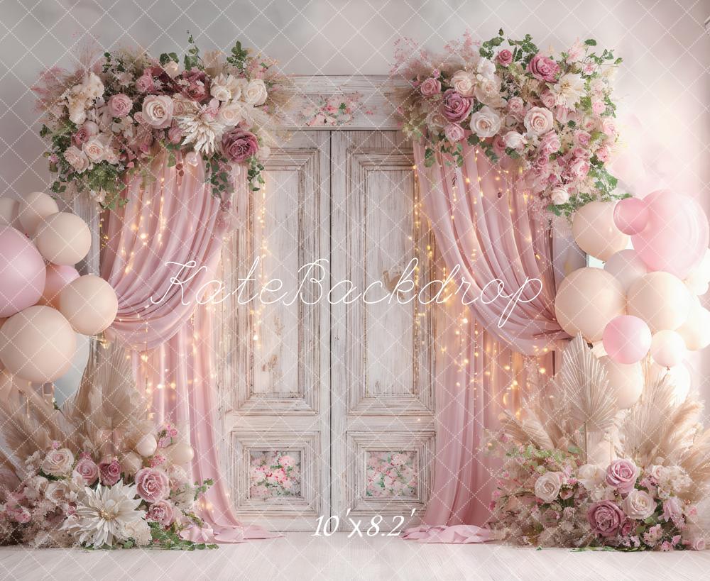 Kate Hochzeit Vintage Tür Blumen Ballons Rosa Hintergrund Entworfen von Ashley Paul