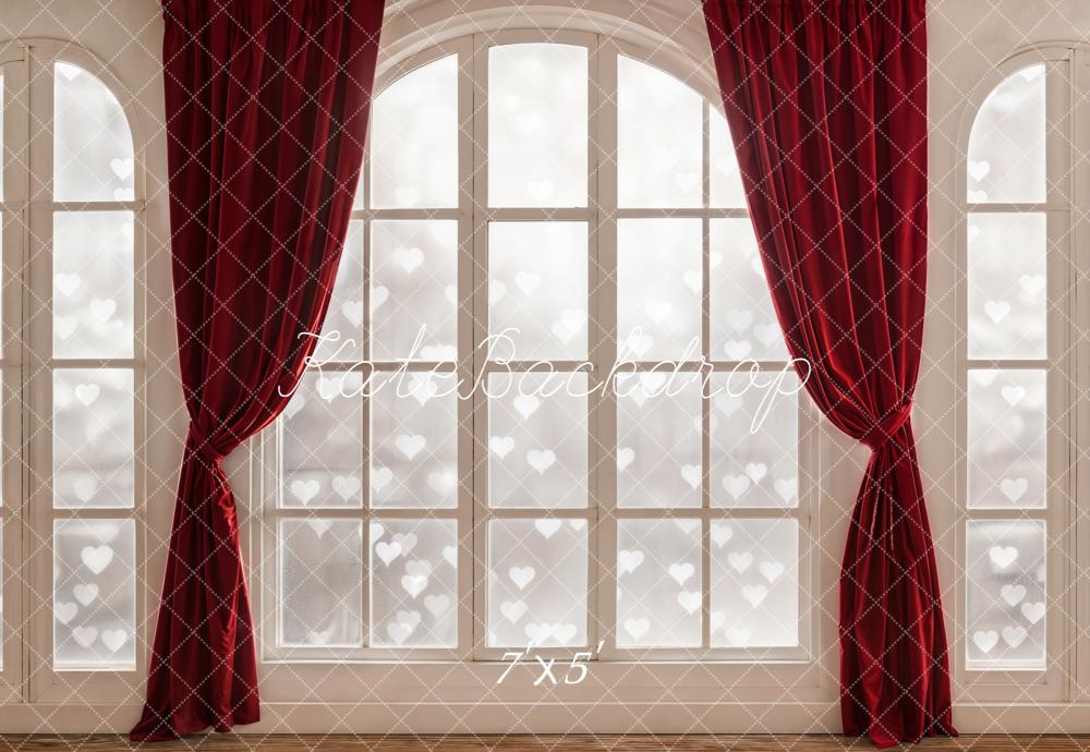 Kate Fenster Rote Vorhänge Herz Bokeh Hintergrund Entworfen von Emetselch