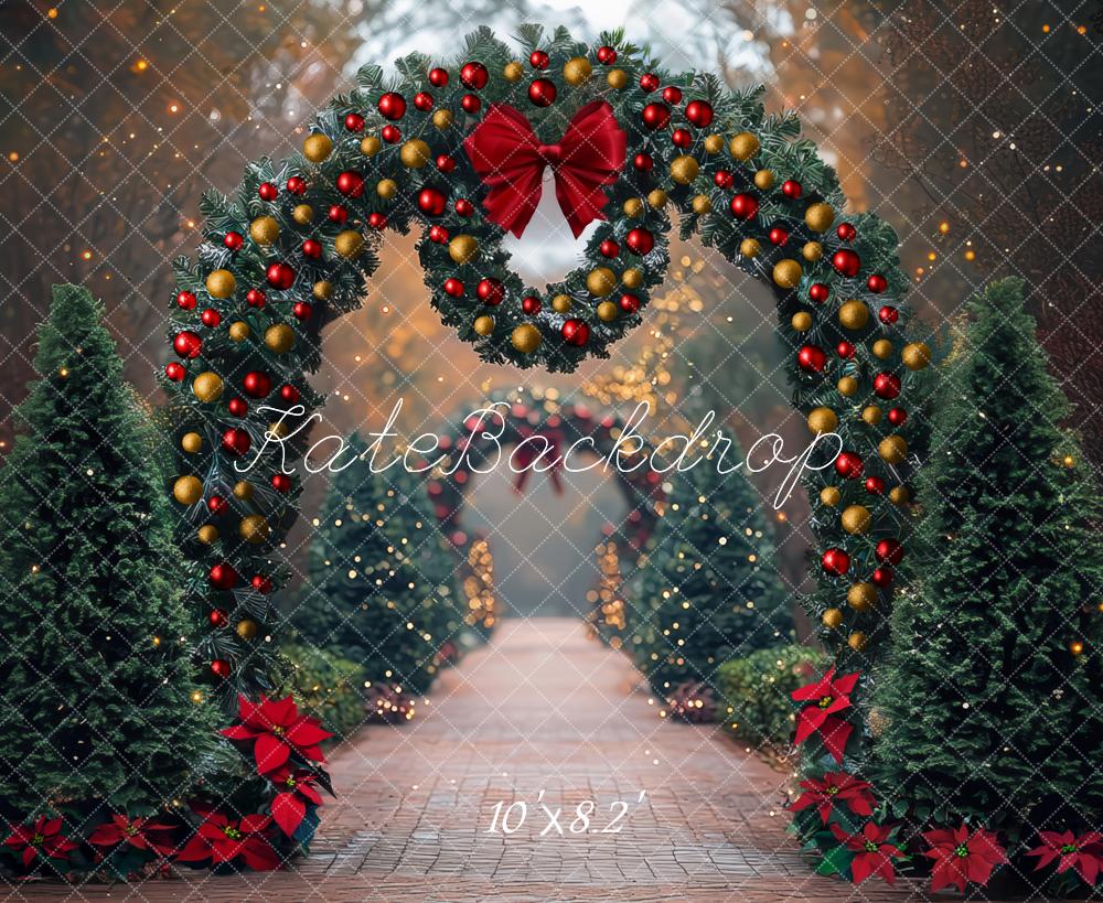 Kate Weihnachten Tannenbogen Weihnachtskugeln Rot Hintergrund Entworfen von Mini MakeBelieve - Kate Backdrop.de