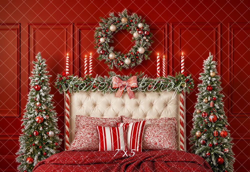 Kate Weihnachten Bett Weihnachtsbaum Rot Hintergrund Entworfen von Emetselch - Kate Backdrop.de
