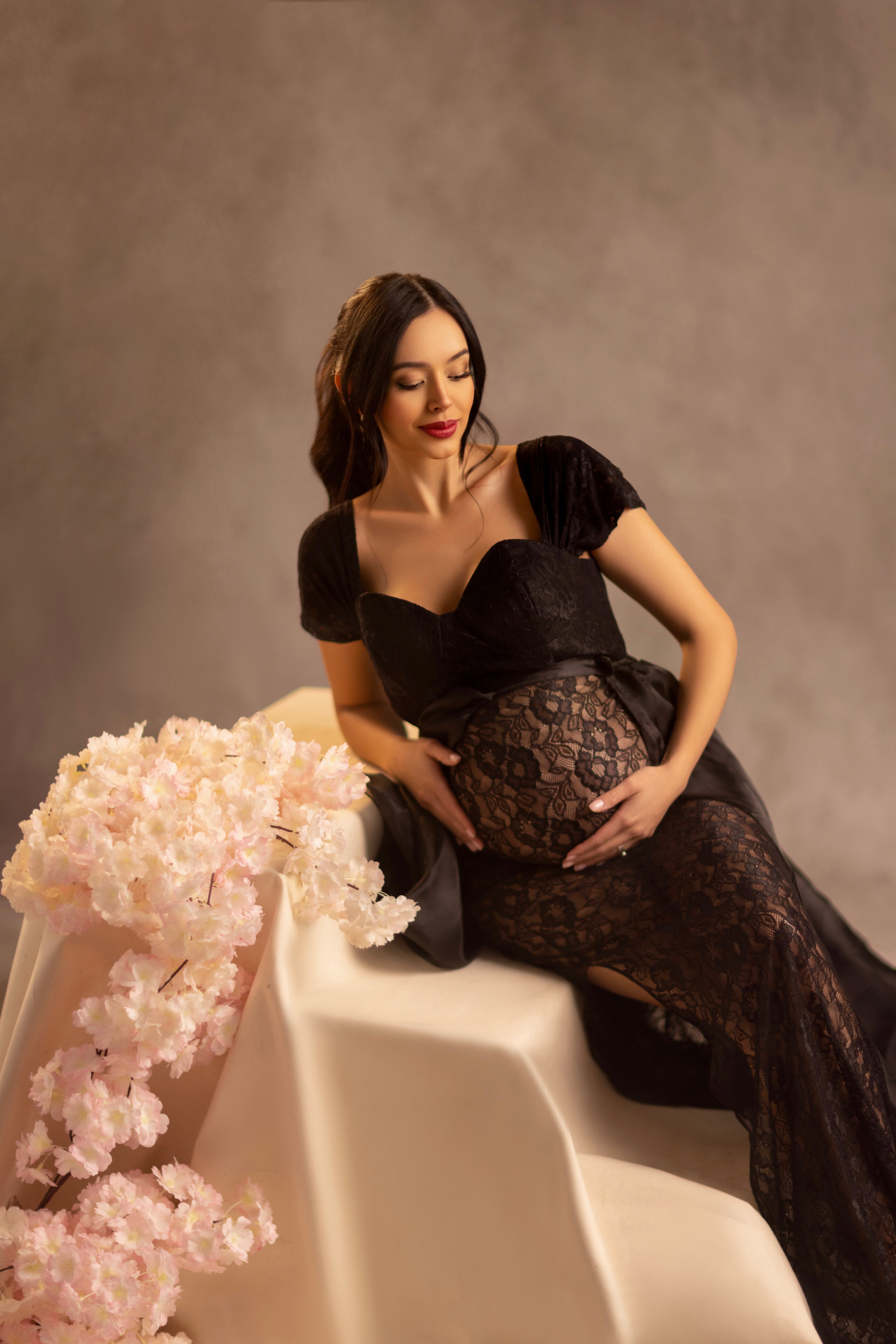 Kate Kurzärmeliges trägerloses schwarzes Mutterschafts-Fotoshooting-Kleid aus Spitze - Kate Backdrop.de