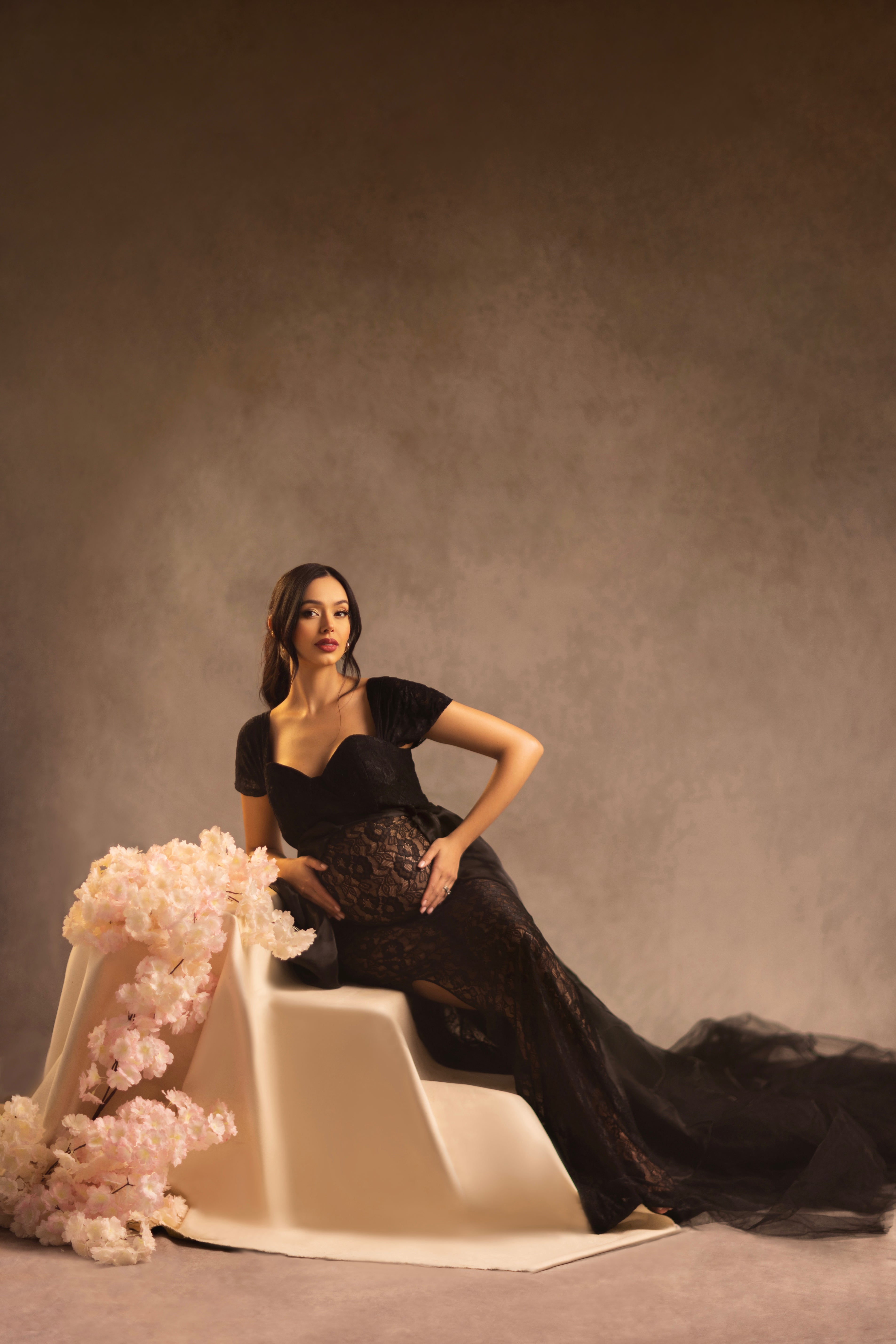 Kate Kurzärmeliges trägerloses schwarzes Mutterschafts-Fotoshooting-Kleid aus Spitze - Kate Backdrop.de