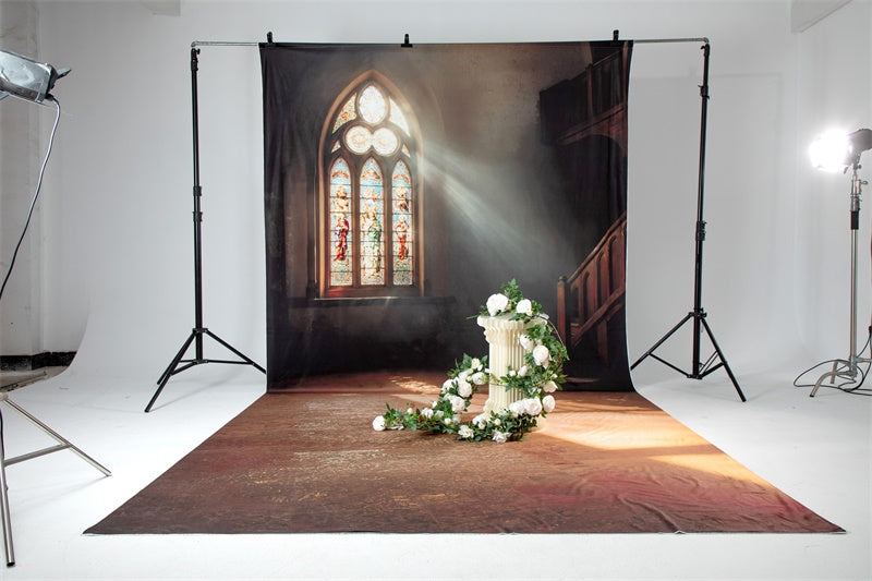 Kate Kirche Buntglasfenster Holztreppe Braun Hintergrund Entworfen von Emetselch