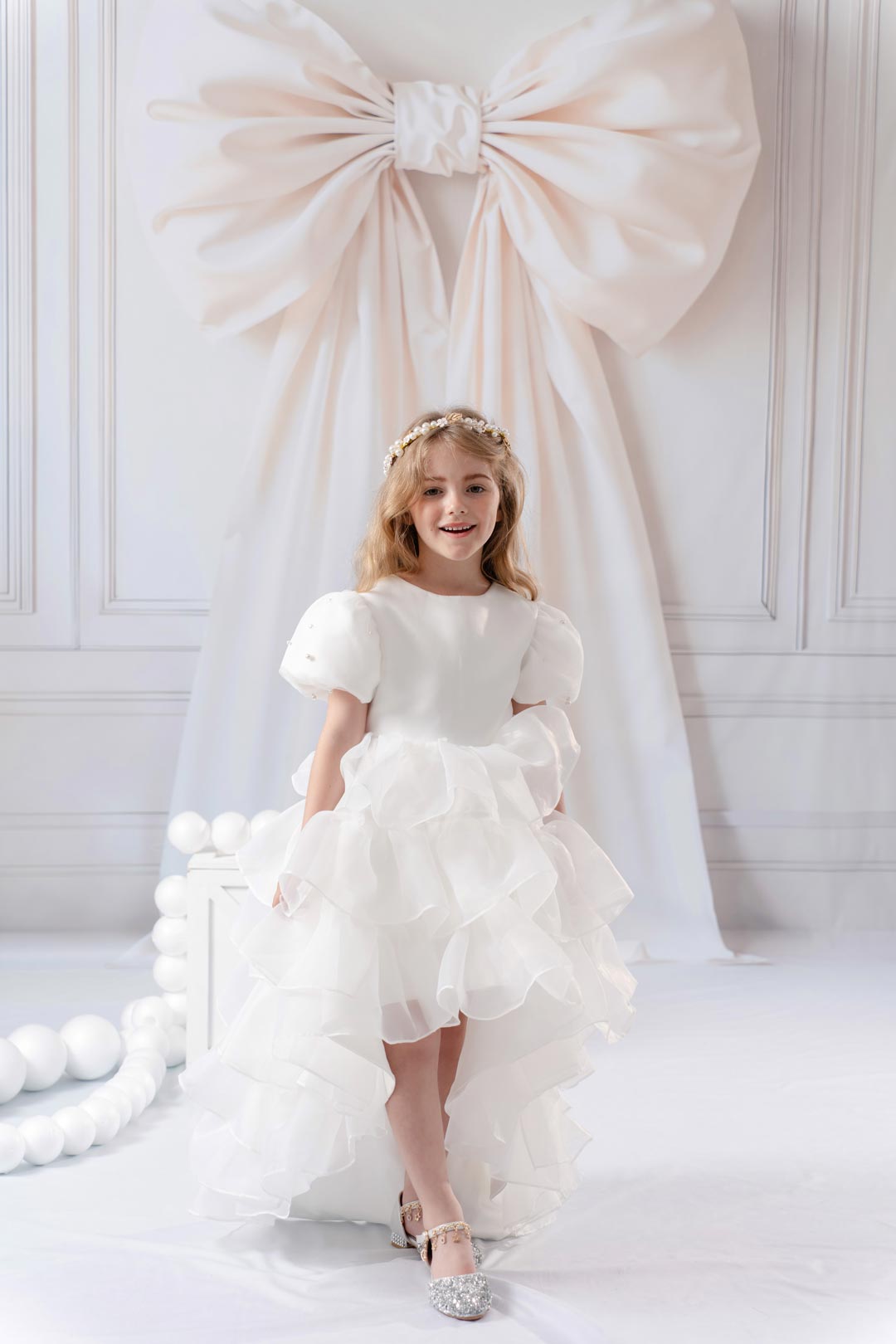 Kate Hochzeit Riesige Stoffschleife Elegant Hintergrund Entworfen von Emetselch