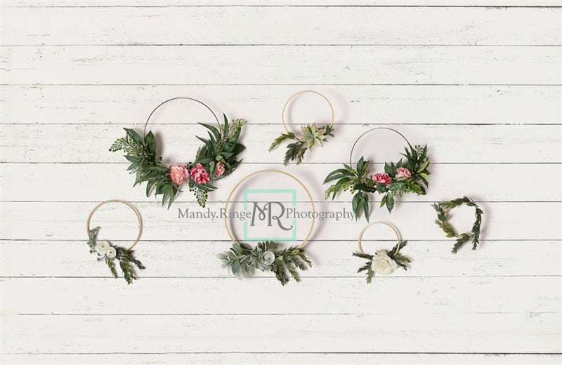 Kate Sommer Weiß Shiplap mit Floral Hoops Hintergrund von Mandy Ringe Photography - Kate Backdrop.de