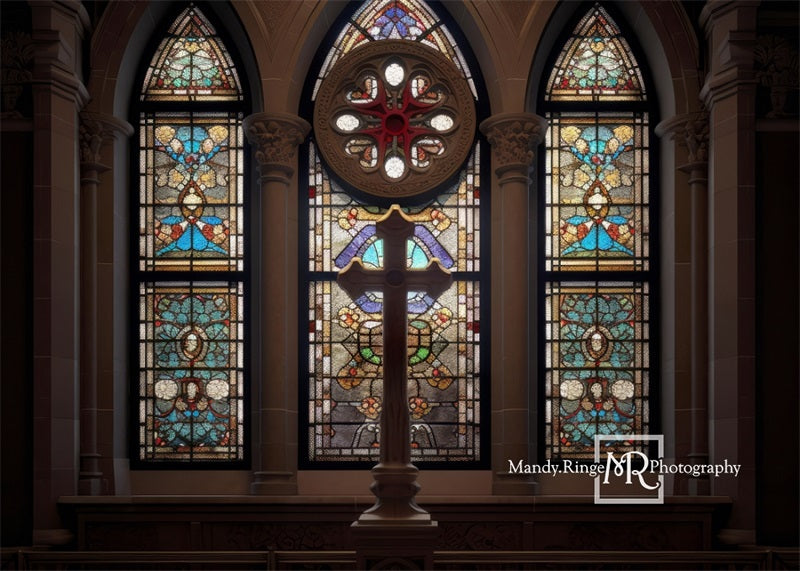 Kate Gotisches Buntglasfenster mit Kreuz Hintergrund von Mandy Ringe Fotograf