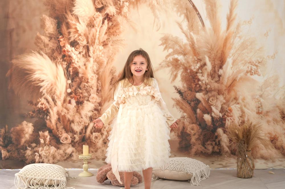 Kate Warm Neutral Boho Getrocknete Blumen Bogen Hintergrund von Mandy Ringe Fotograf - Kate Backdrop.de