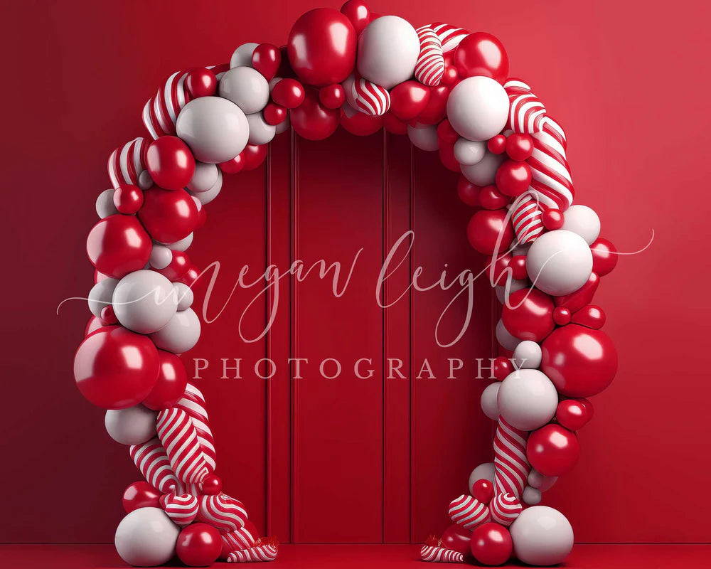 Kate Zuckerstangen Luftballons Bogen Rote Wand Hintergrund von Megan Leigh Photography - Kate Backdrop.de