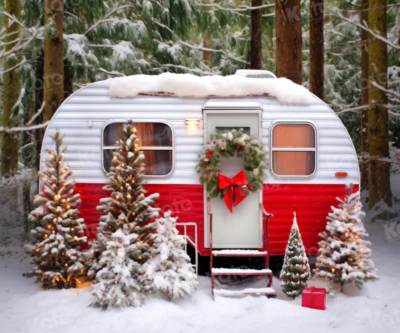 Kate Weihnachten Rot Camping Auto mit Schnee Baum Hintergrund für Fotografie