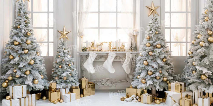Kate Weihnachten - Baum Geschenk Zimmer Fenster weiße Socken Hintergrund von Chain Photography