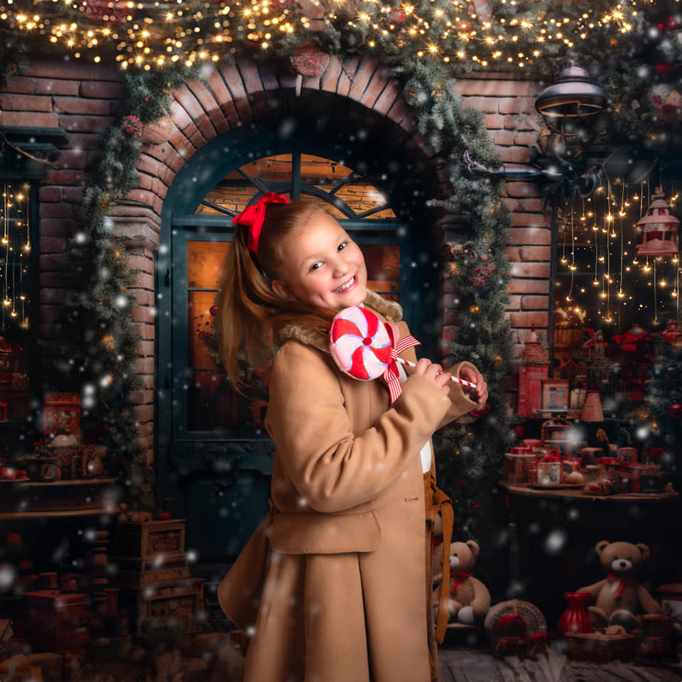 Kate Weihnachten Teddybär Geschenke vor Store Tür Hintergrund von Emetselch