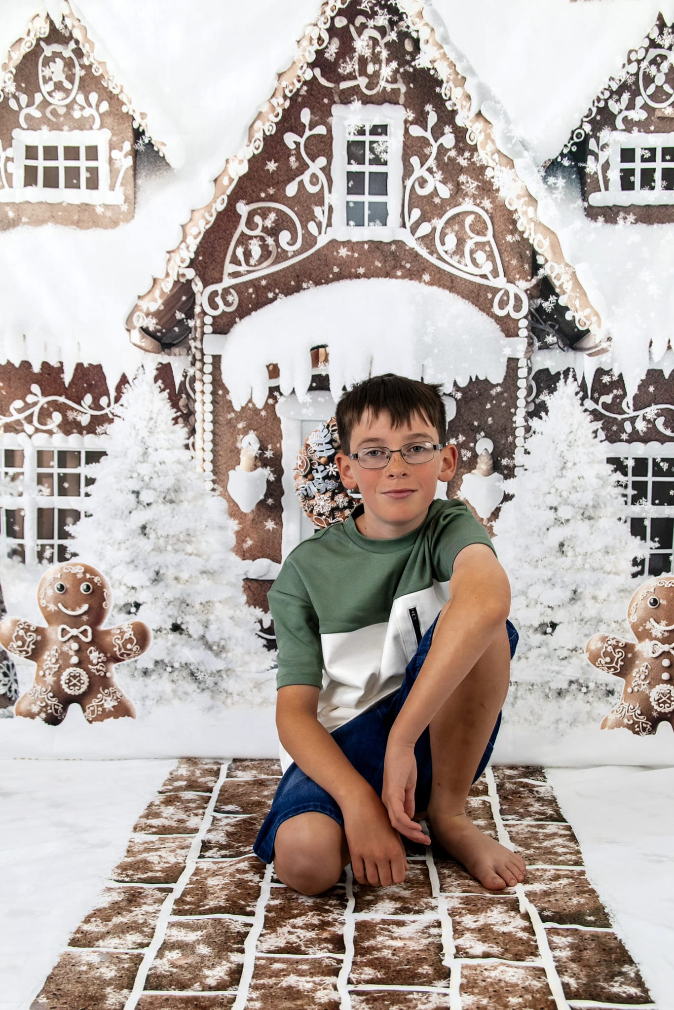 Kate Winter Weihnachten Lebkuchenhaus Backen Kekse Hintergrund von Ashley Paul - Kate Backdrop.de