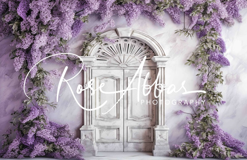 Kate Antike Tür mit lila Blumen als Hintergrund von Rose Abbas - Kate Backdrop.de