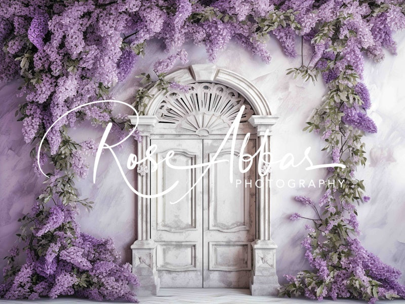 Kate Antike Tür mit lila Blumen als Hintergrund von Rose Abbas - Kate Backdrop.de