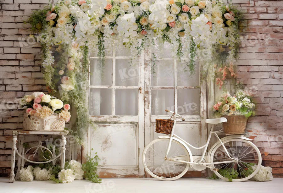 Kate Frühling Floral Weiß Alte Tür Fahrrad Hintergrund von Emetselch