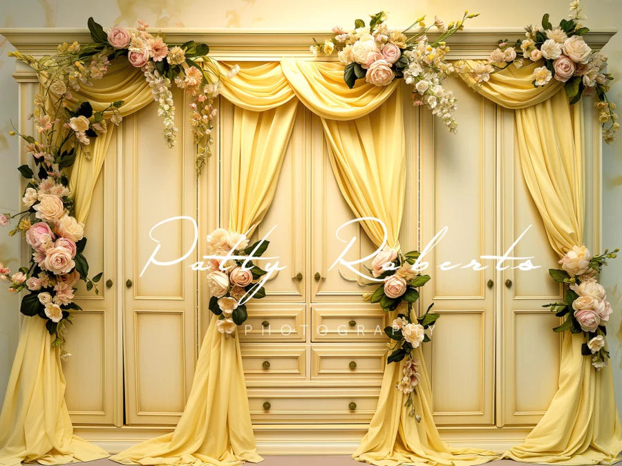 Kate Gelbe Garderobe Hintergrund von Patty Roberts