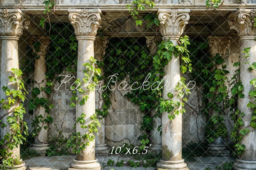 Kate Antike Säulen und Efeuranken im Hintergrund von Emetselch