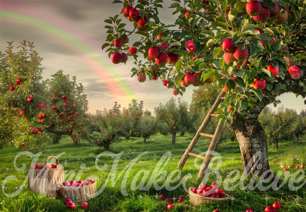 Kate Sommer Grün Wiesen Regenbogen Holzleiter Rote Apfel Obstgarten Hintergrund Entworfen von Mini MakeBelieve - Kate Backdrop.de