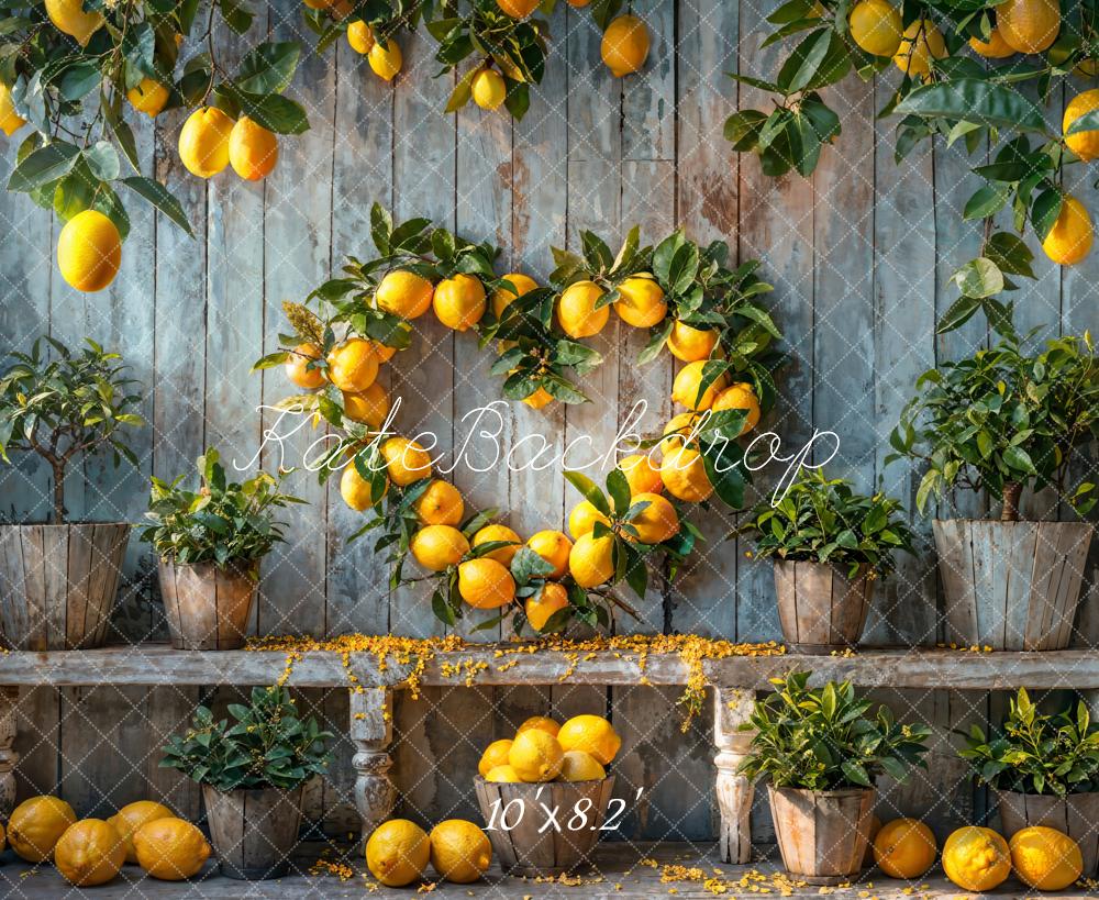 Kate Sommer Gelbe Zitrone Dunkelbraune Holzwand Hintergrund Entworfen von Emetselch