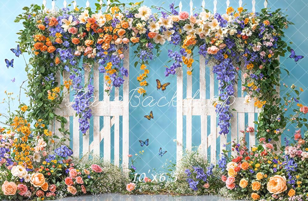 Kate Sommer Feine Kunst Bunte Blumenbogen Weißer Holzzaun Blaue Wand Hintergrund Entworfen von Chain Photography - Kate Backdrop.de