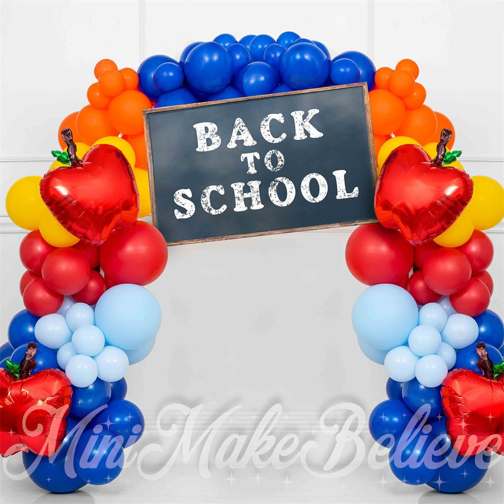Kate Zurück zur Schule Bunter Ballonbogen Weiße Wand Hintergrund Entworfen von Mini MakeBelieve - Kate Backdrop.de