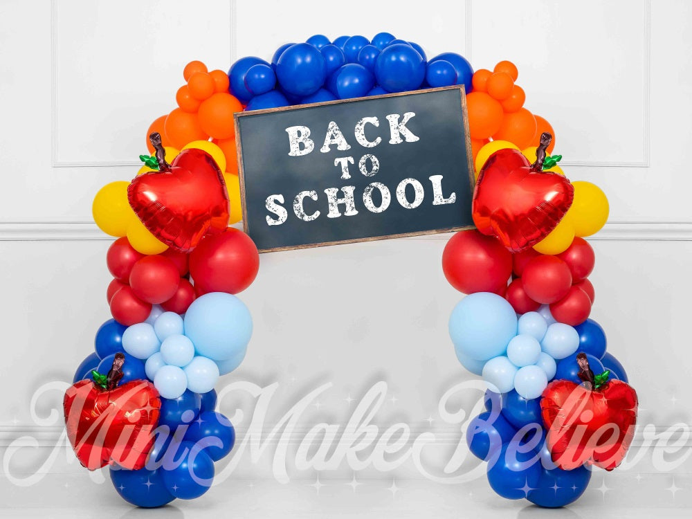 Kate Zurück zur Schule Bunter Ballonbogen Weiße Wand Hintergrund Entworfen von Mini MakeBelieve - Kate Backdrop.de