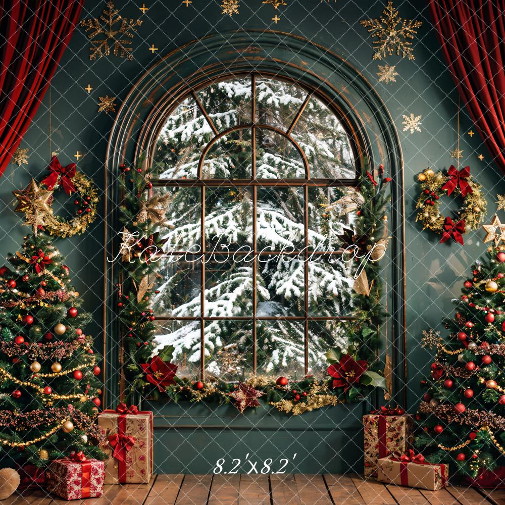 Kate Weihnachten Kranz Teddybär Roter Vorhang Dunkelgrünes Bogenfenster Hintergrund entworfen von Emetselch - Kate Backdrop.de