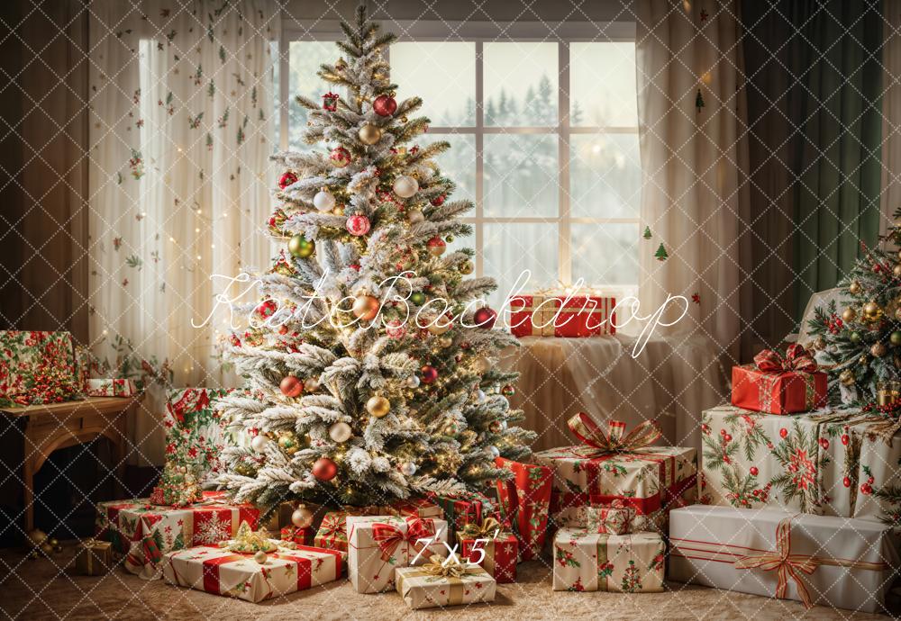 Kate Winter Indoor Weihnachtsbaum Weiße Vorhang Eingerahmtes Fenster Hintergrund entworfen von Emetselch