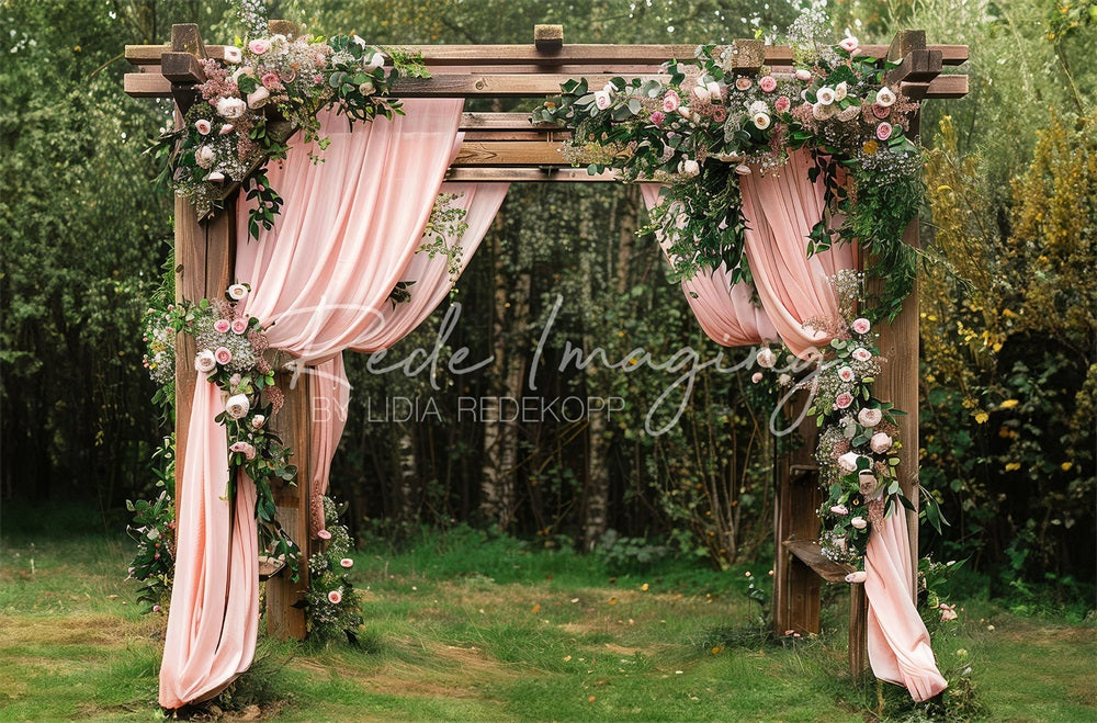 Kate Sommer Wald Hochzeit Pinkes Vorhang Florales Braunes Türrahmen Hintergrund entworfen von Lidia Redekopp - Kate Backdrop.de