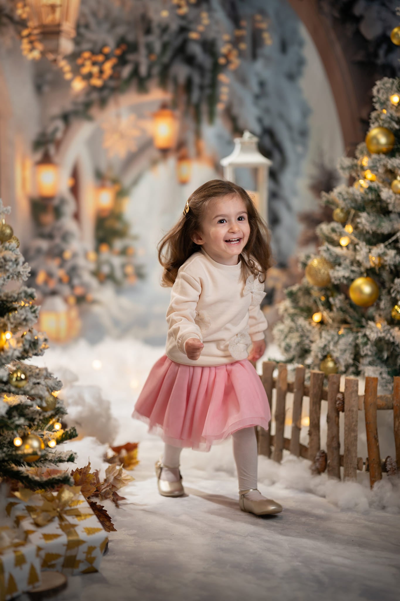 Kate Winter verschneite Weihnachtsbogen-Flur-Hintergrund entworfen von Emetselch - Kate Backdrop.de