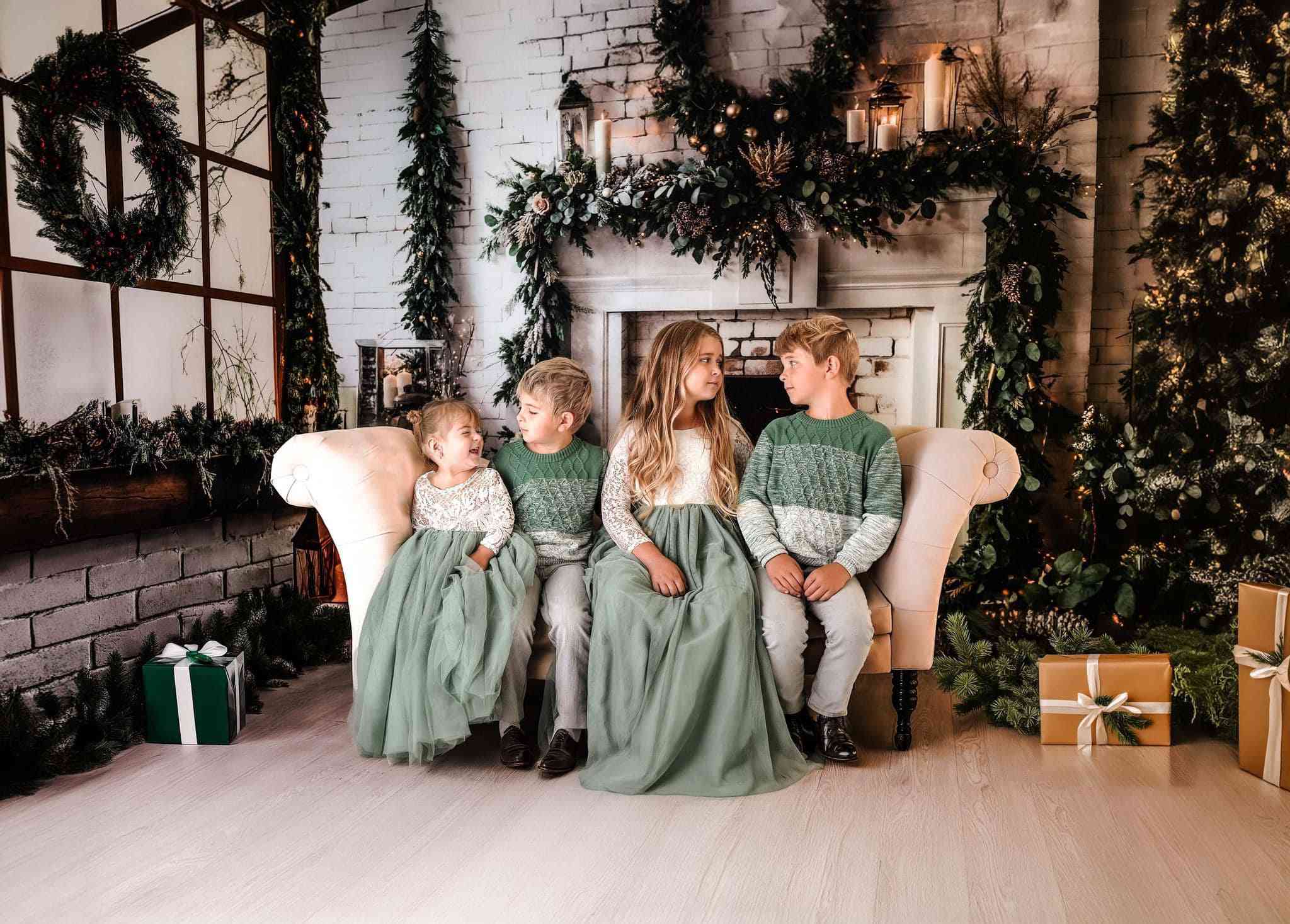Kate Christmas Weißer Backsteinkamin Fenster Zimmer Set (8ftx8ft&10ftx8ft&8ftx10ft)