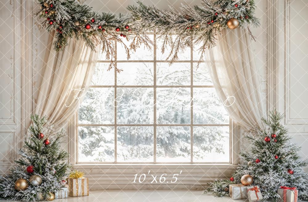 Kate Weihnachten-Baum Fenster Weiße Vorhänge Hintergrund Entworfen von Emetselch