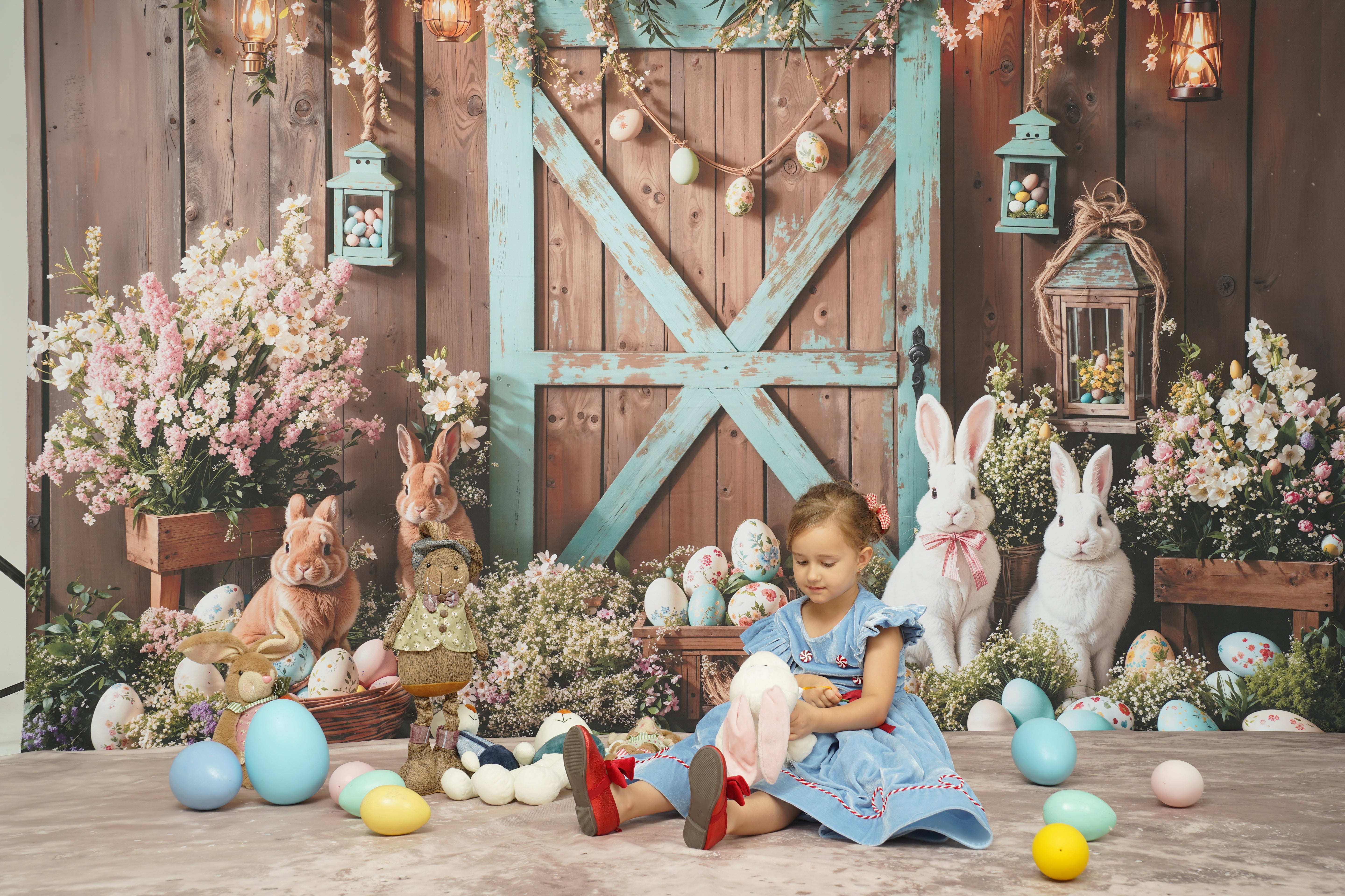 Kate Osterhase Scheunentür Blumenschmuck  Hintergrund entworfen von Emetselch - Kate Backdrop.de