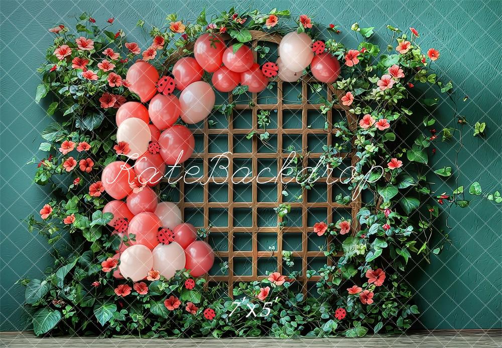 Kate Cake Smash Marienkäfer Spalier Blumenbogen Luftballons Hintergrund Von Laura Bybee - Kate Backdrop.de