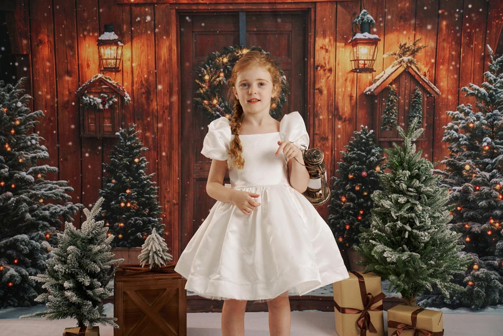 Kate Weihnachten Holzhaus Schneetannen Warmlicht Hintergrund Entworfen von Emetselch