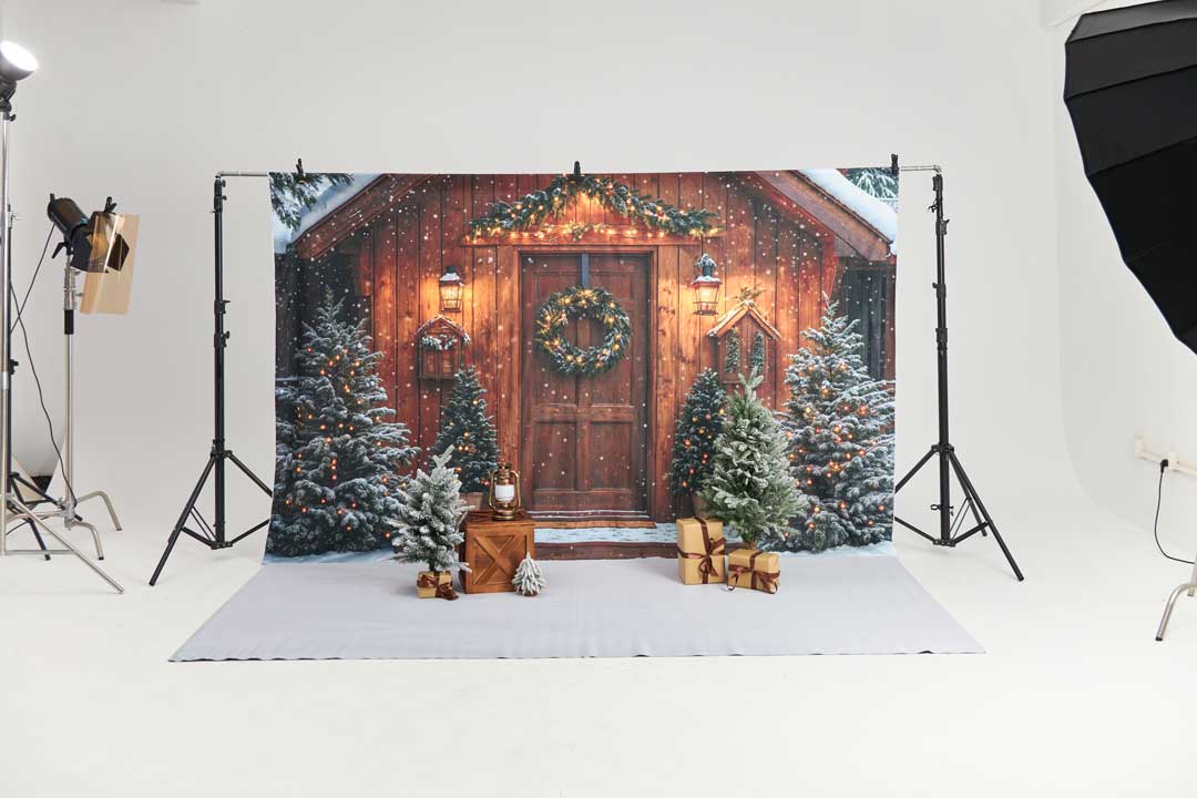 Kate Weihnachten Holzhaus Schneetannen Warmlicht Hintergrund Entworfen von Emetselch