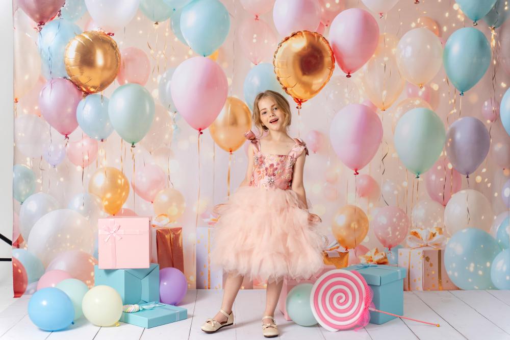 Kate Geburtstag Luftballons Geschenke Pastell Hintergrund Entworfen von Emetselch