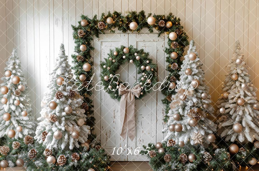 Kate Weihnachten-Kranz Tür verschneiten Bäumen Hintergrund Entworfen von Mini MakeBelieve - Kate Backdrop.de