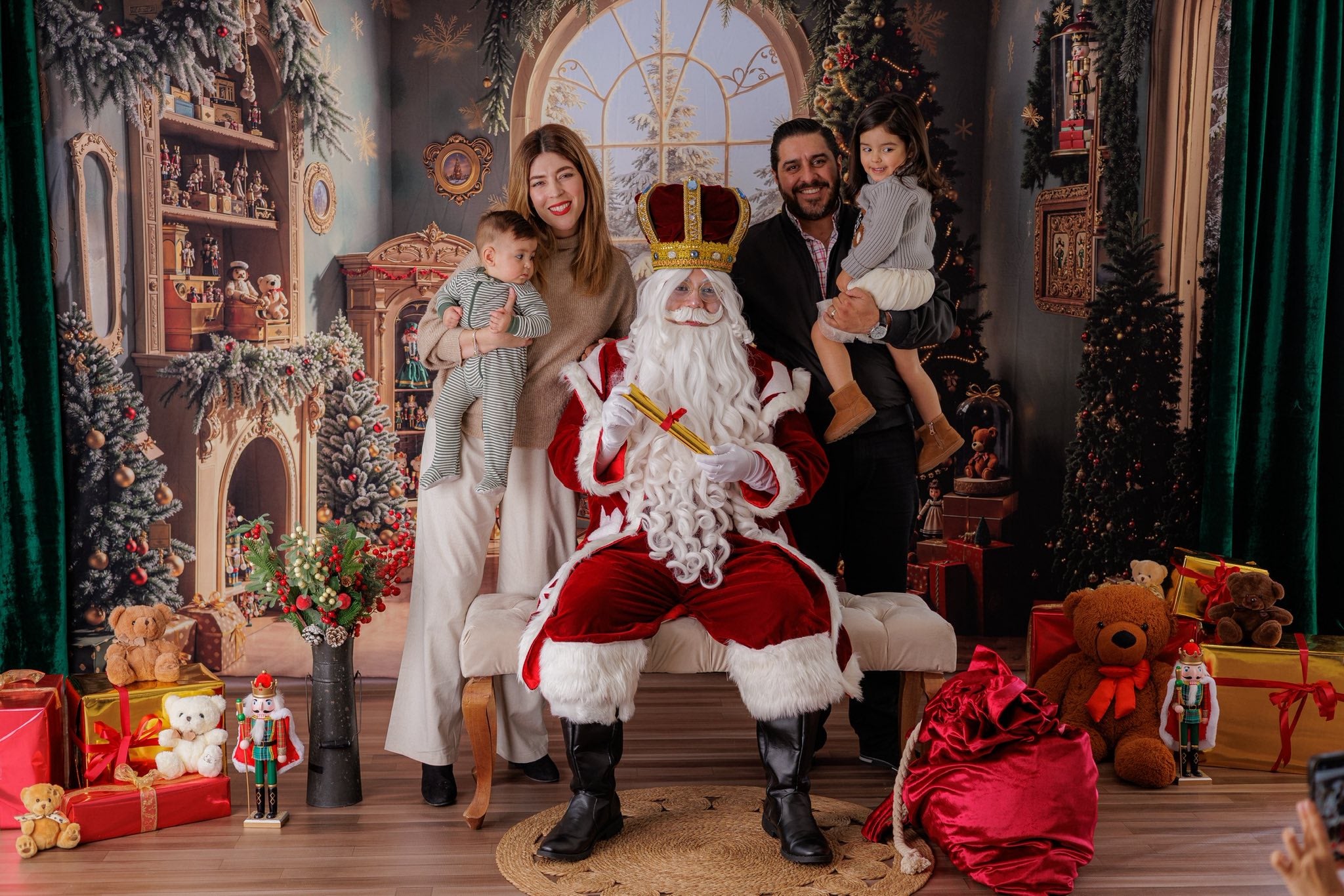 Kate Weihnachten Wohnzimmer Weihnachtsbaum Geschenke Hintergrund Entworfen von Emetselch