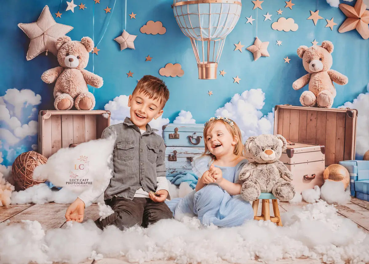 Kate Cartoon Heißluftballon Reise Teddybär Brauner Stern Blaue Wand Hintergrund Entworfen von Emetselch - Kate Backdrop.de
