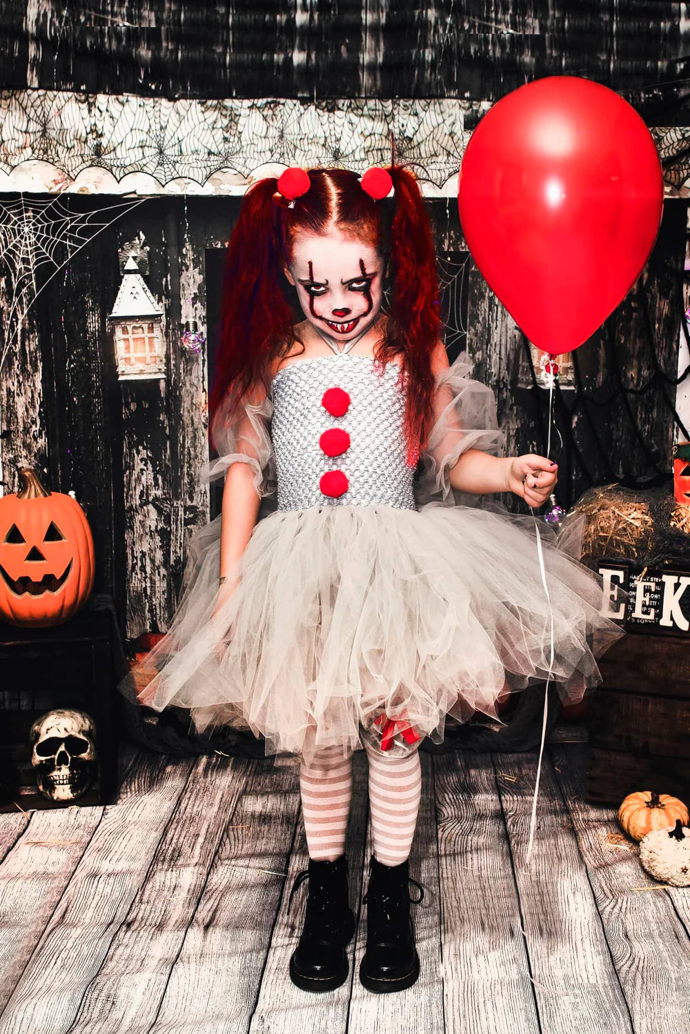 Kate Gespenstische Halloween Scheune Hintergrund von Mandy Ringe Photography