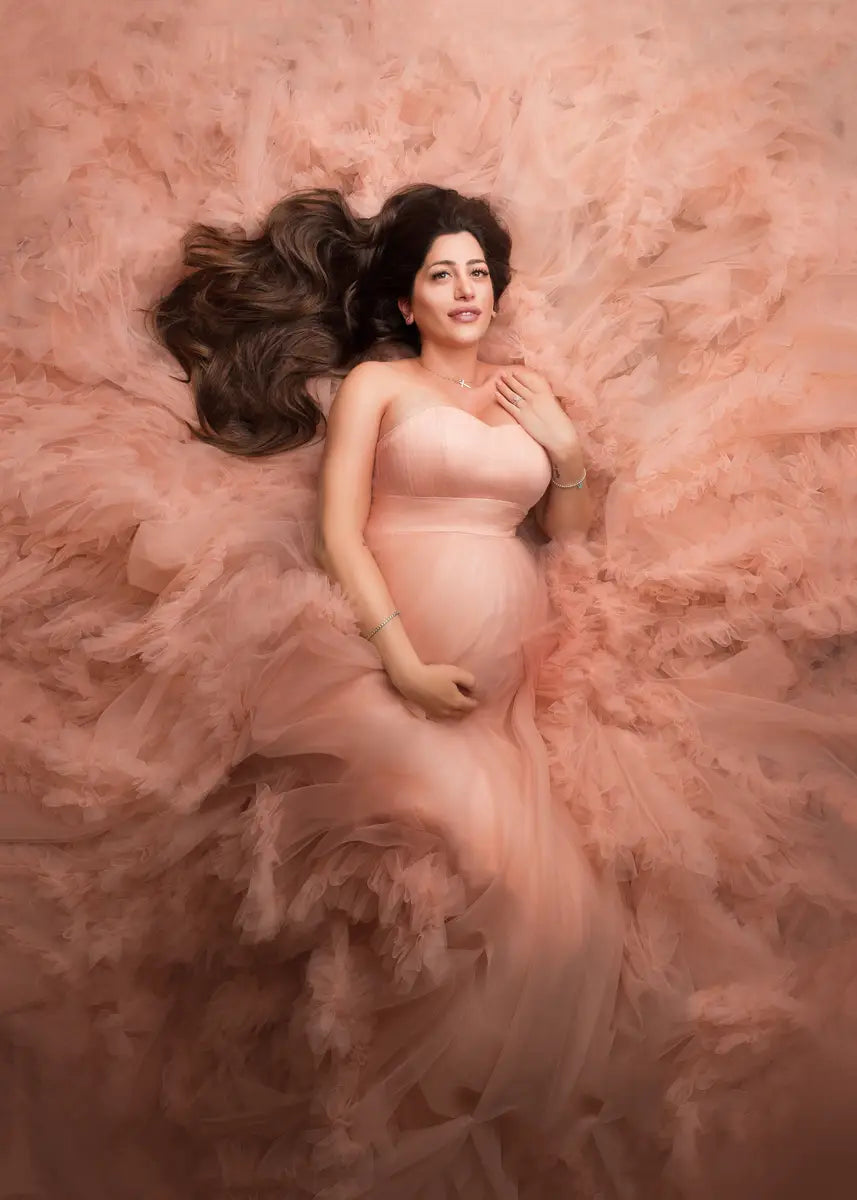 Kate Rotes Mutterschafts-Fotoshoot-Kleid mit einer Schulter aus Mesh - Kate Backdrop.de