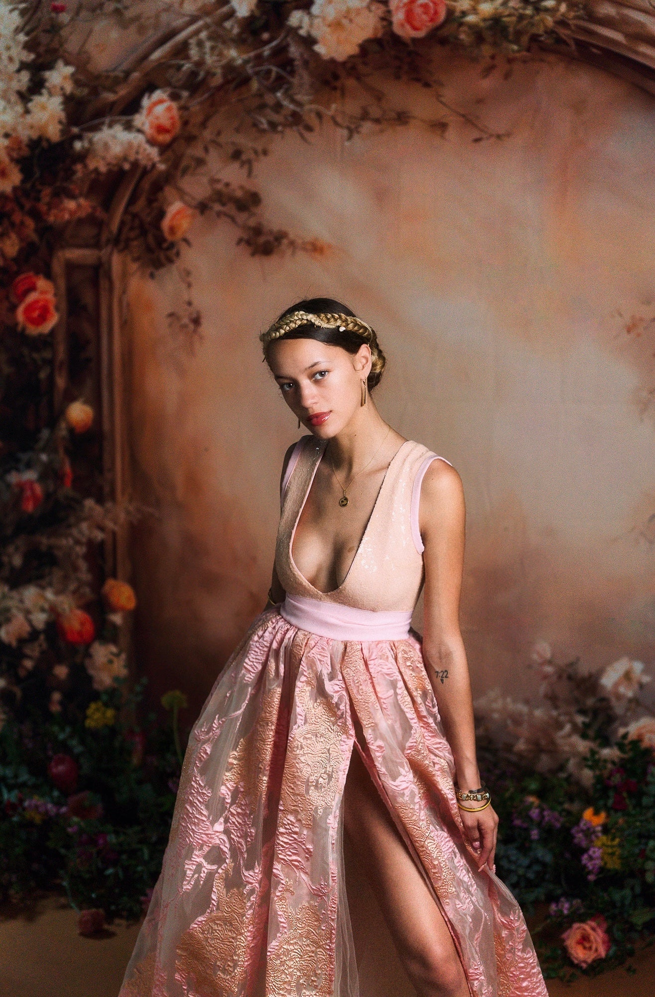 Kate Sonnige Beige Blumenwand Frühling Fleece Hintergrund Entworfen von Emetselch - Kate Backdrop.de