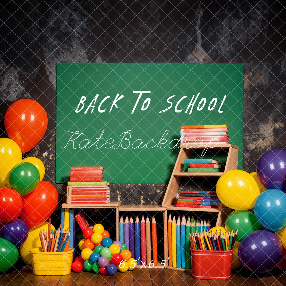 Kate Zurück Zur Schule Tafel Luftballons Buntstifte Hintergrund Entworfen von Emetselch