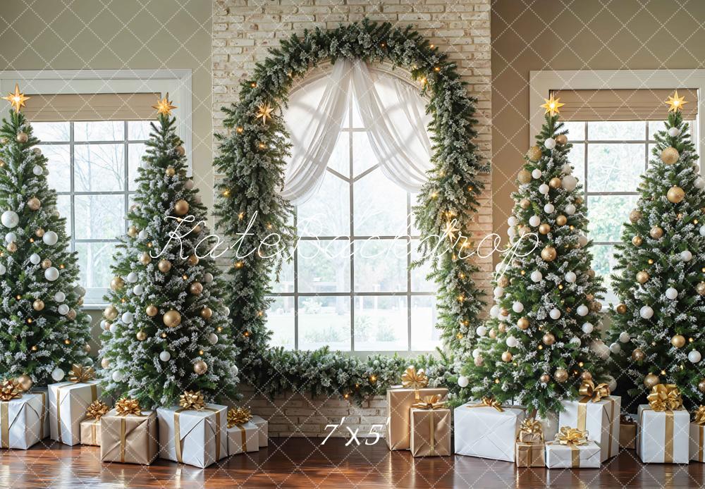 Kate Weihnachten Tannenbaum Fenster Gold Hintergrund Entworfen von Mini MakeBelieve
