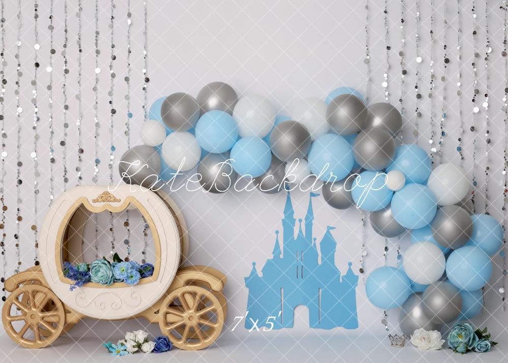 Kate Prinzessin Kutsche Schloss Ballons Blau Hintergrund Entworfen von Melissa King
