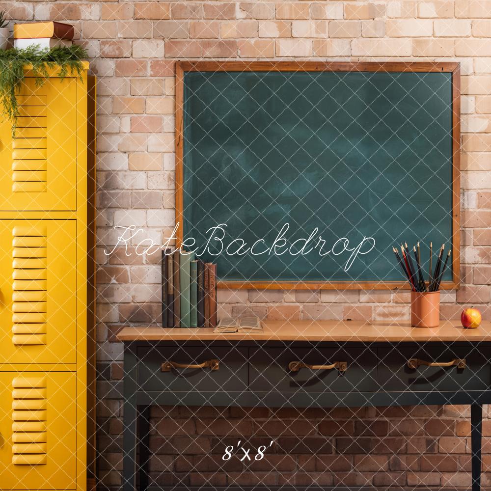 Kate Zurück Zur Schule Spind Tafel Vintage Hintergrund Entworfen von Emetselch